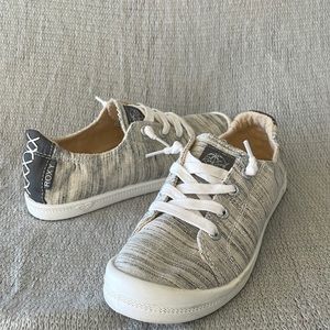 Roxy Bayshore III Slip On Sneakers size 6 1/2 Pinstripe